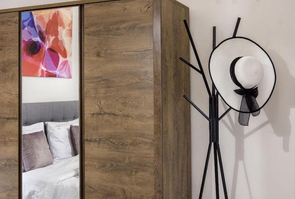 Menda Suite Ираклион Экстерьер фото